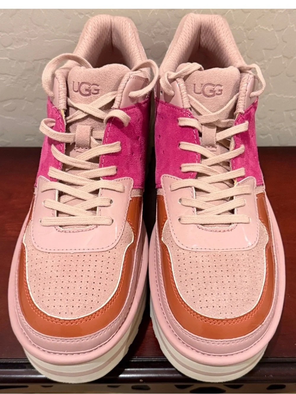 UGG Pop Punk Pink Platform Women’s Sneaker Sz 11